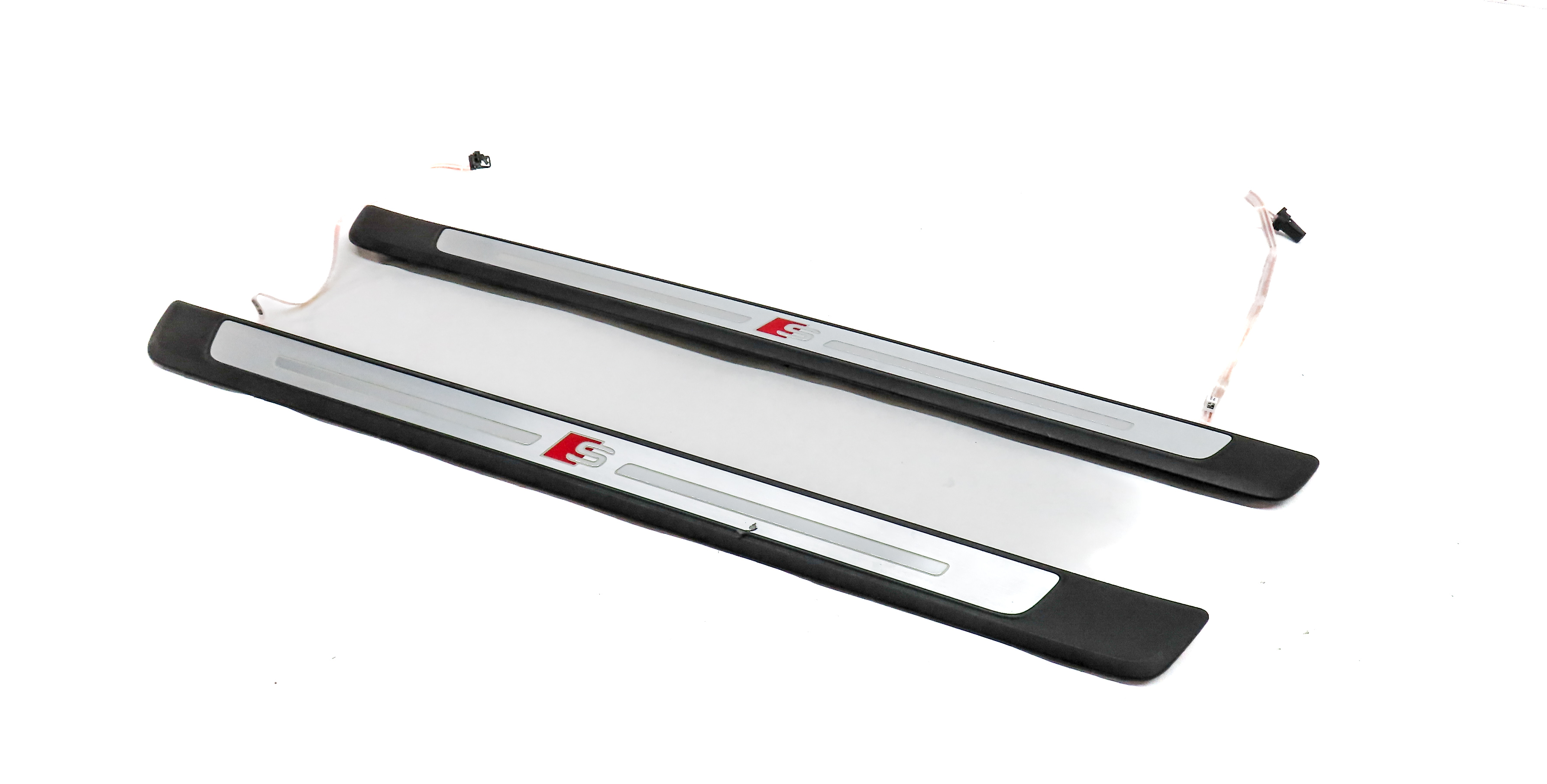 18 AUDI A4 B9 8W FRONT LEFT DRIVER & RIGHT PASSENGER LIGHTED DOOR SILL TRIM SET — exact item pictured